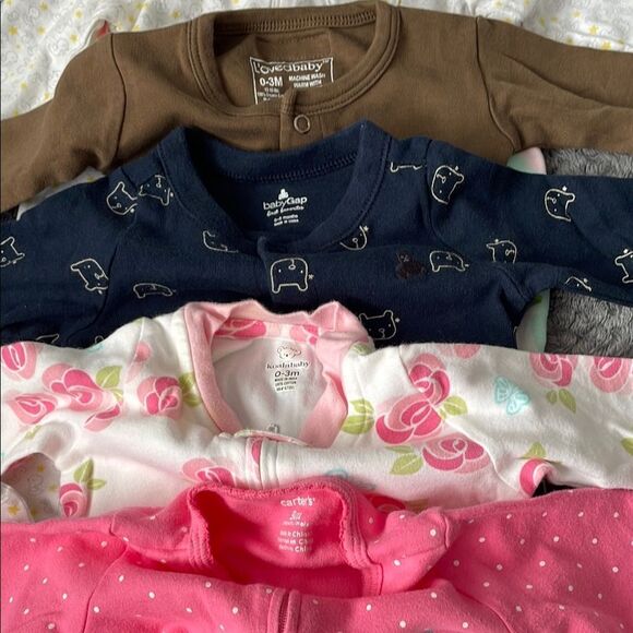 ❤️Carter's Baby Gap Onesie Pajamas Set with Floral and Polka Designs 0-3months - Picture 5 of 10